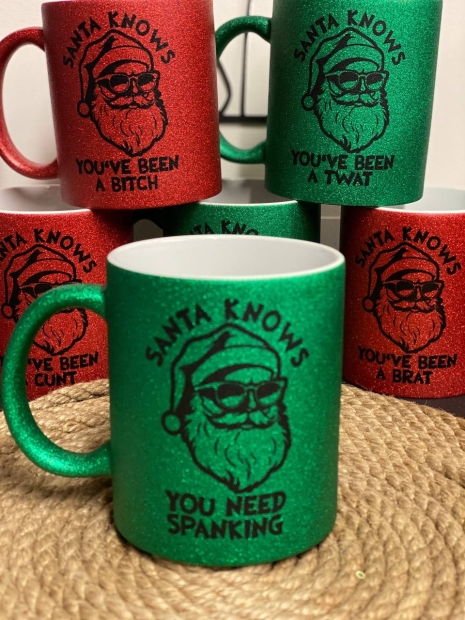 Santa knows you need spanking Glitzer Kaffeetasse